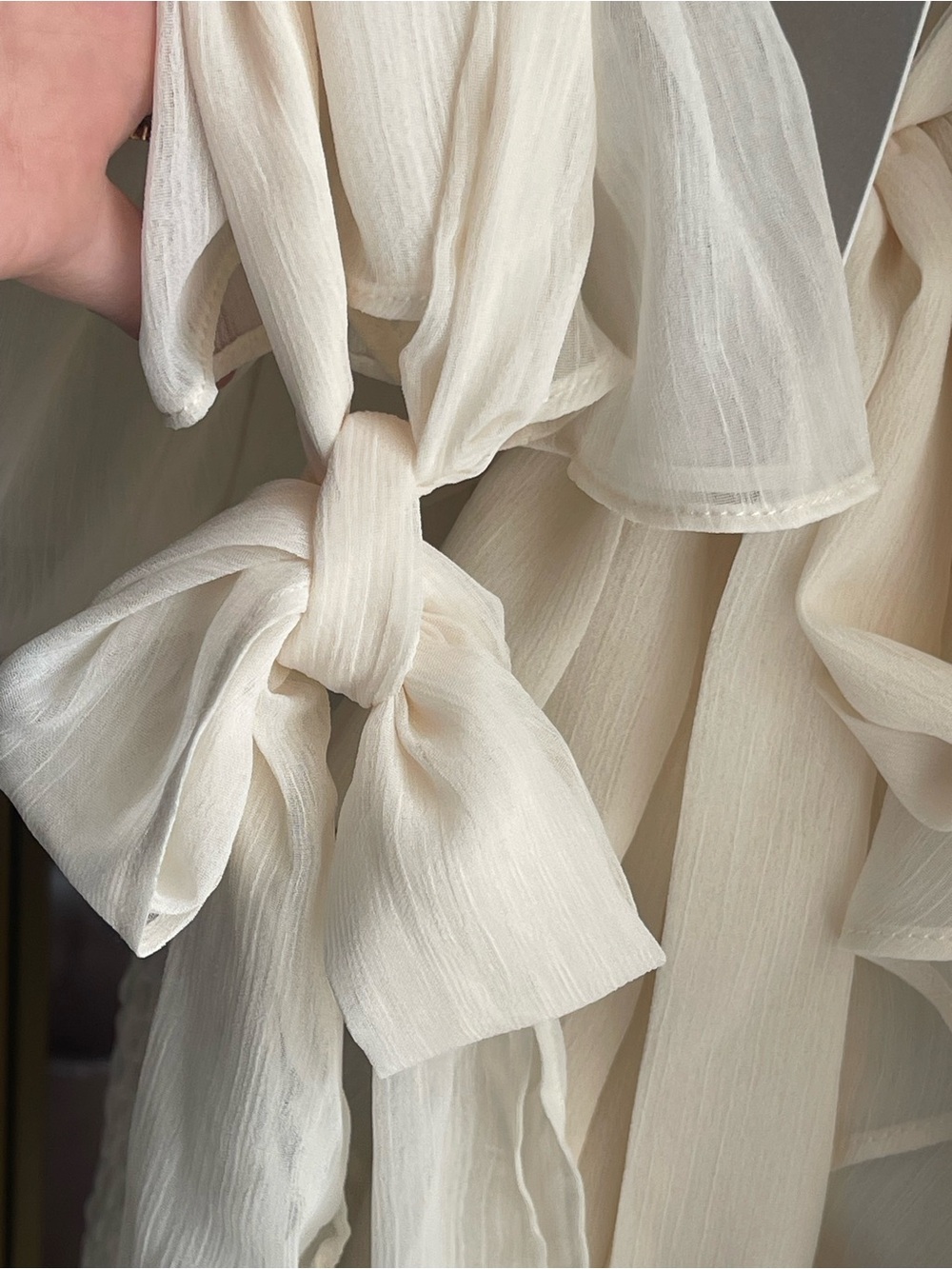 Few Moda x Greta Louise Tomé NWT Paris Sheer Ivory Tie-Neck Ruffle Blouse - Picture 6 of 11